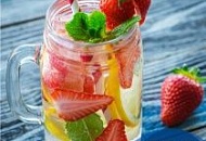 Клубничная вода